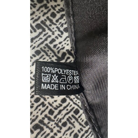 NEW White Black Square Printed Silky Fashion Scarf Geometric Links Fine Lines - Picture 6 of 7